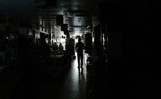 bangladesh_blackout_ap_650